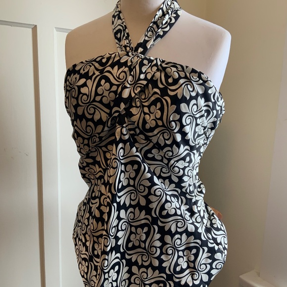 White House Black Market Tops - Silk sleeveless top Size 12 — White House Black Market